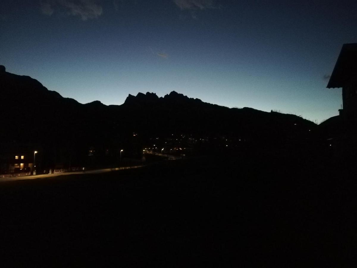 Casa Vacanze Miramonti - Appartamento Con Balcone Con Vista Sulle Dolomiti ボルカ・ディ・カドーレ エクステリア 写真